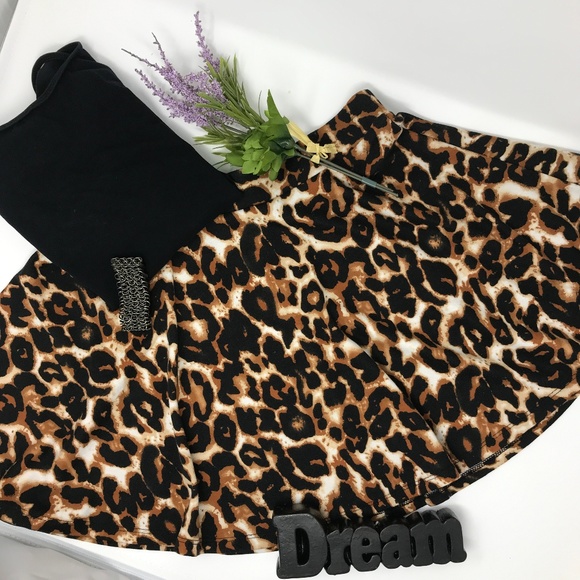 Forever 21 Dresses & Skirts - Forever 21 Leopard Print Skater Skirt